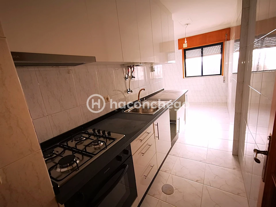Apartamento T1 para Arrendamento em Arcozelo Foto 10