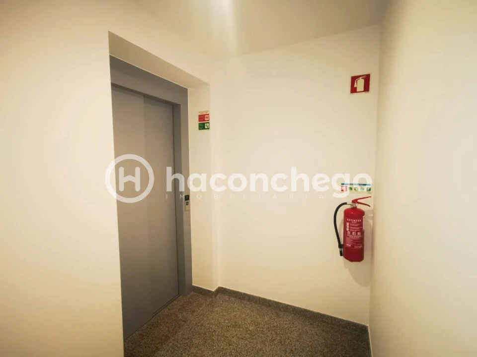 Apartamento T1 para Venda em Arcozelo Foto 7