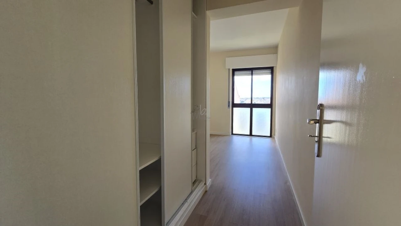Apartamento T2 para Venda em Algueirão-Mem Martins Foto 17
