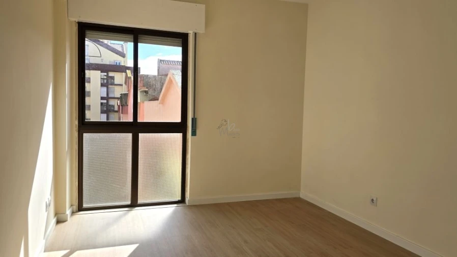 Apartamento T2 para Venda em Algueirão-Mem Martins Foto 11