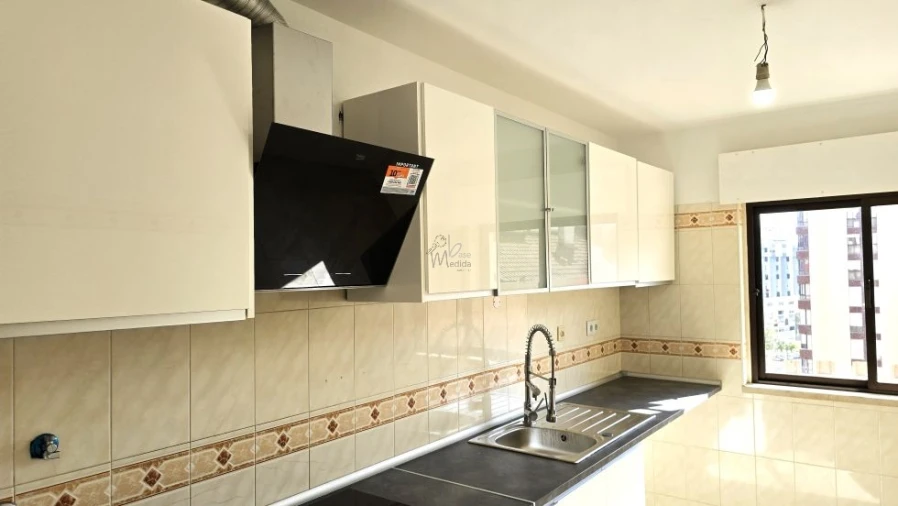 Apartamento T2 para Venda em Algueirão-Mem Martins Foto 1