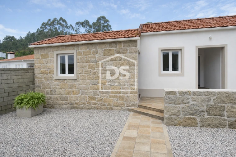 Moradia T2 para Venda em Vilela Foto 1