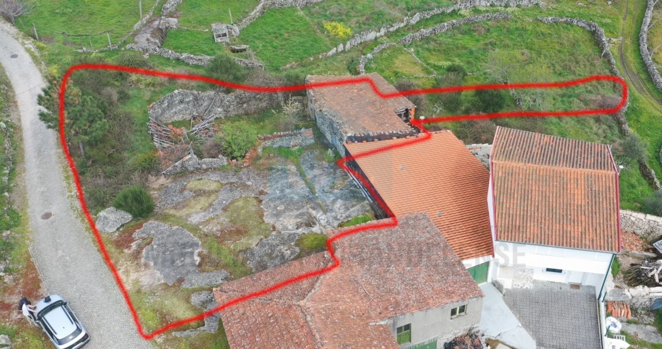 Terreno para Venda em Carva e Vilares Foto 2