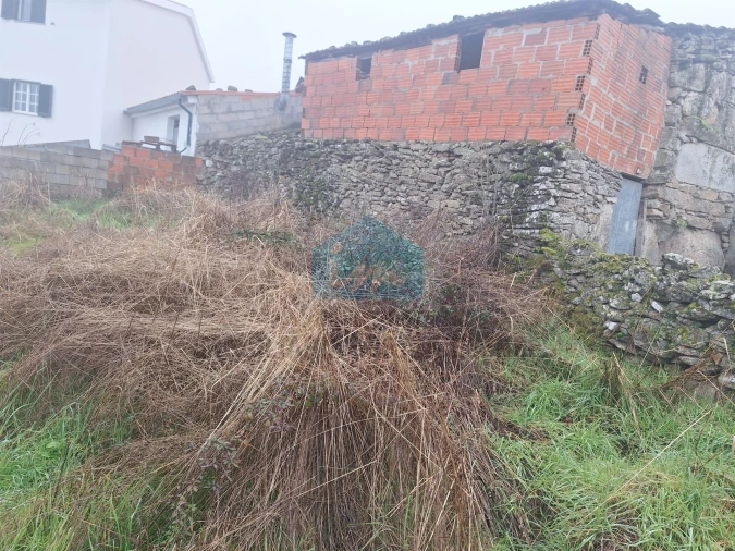 Moradia T0 para Venda em Carva e Vilares Foto 7