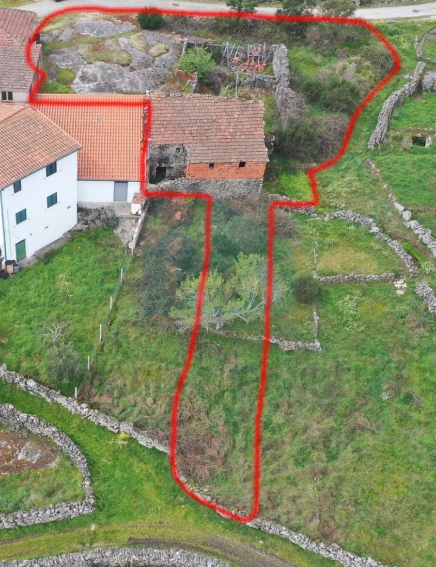 Terreno para Venda em Carva e Vilares Foto 3