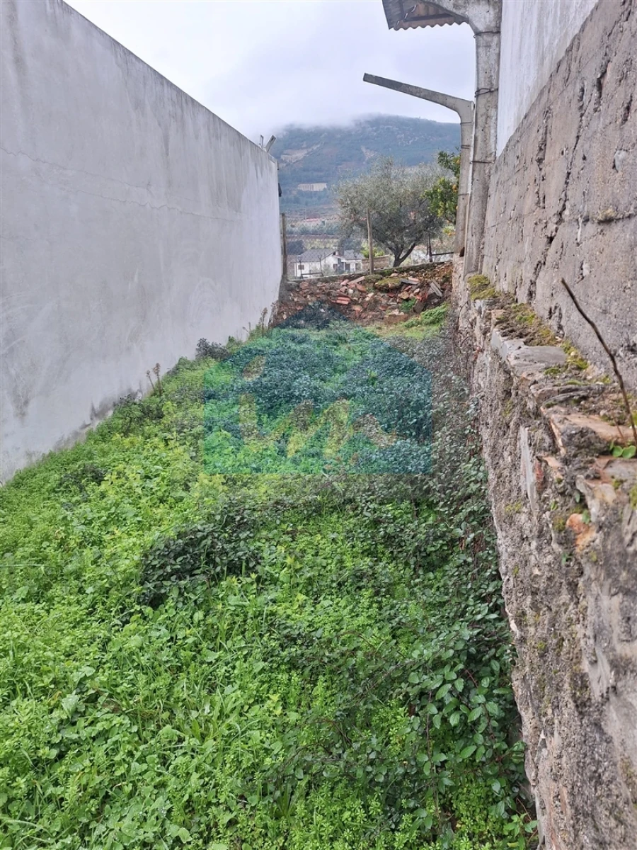 Moradia T0 para Venda em Carva e Vilares Foto 13