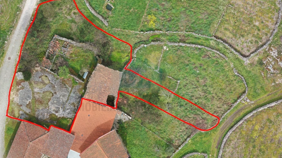 Terreno para Venda em Carva e Vilares