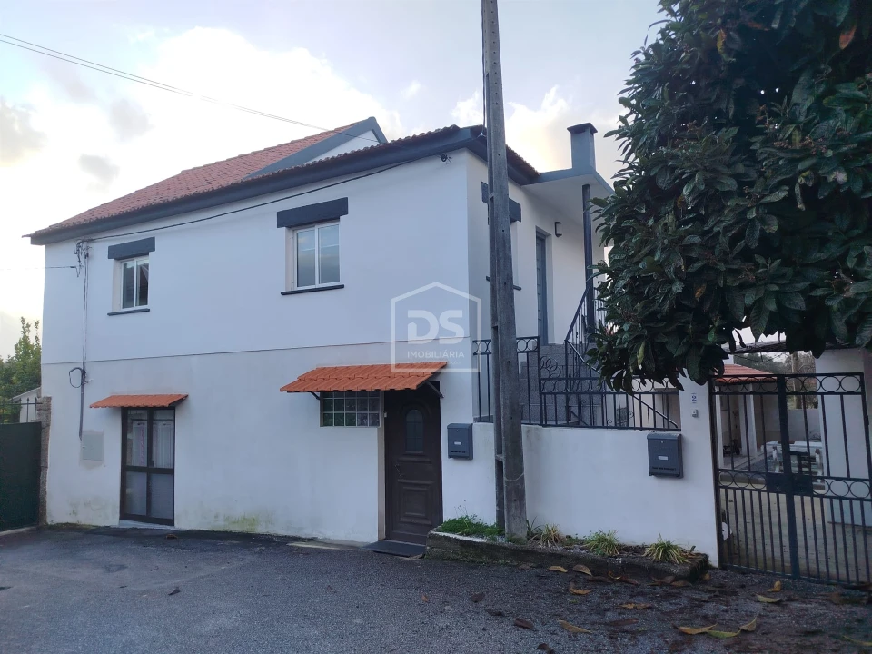 Moradia T3 para Venda em Currelos, Papízios e Sobral Foto 1