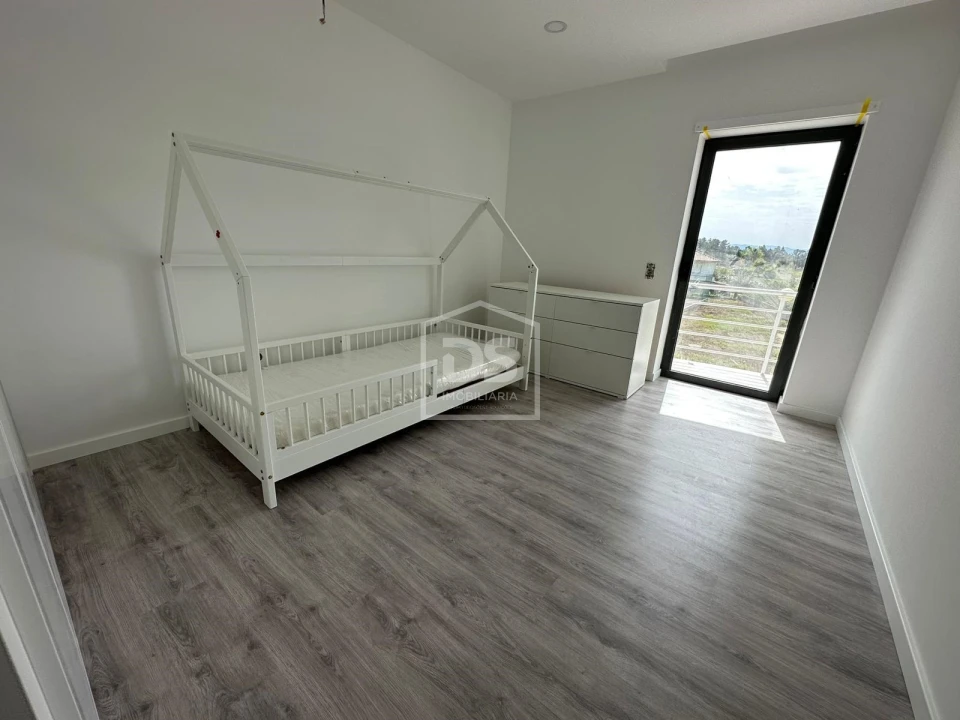 Apartamento T3 para Venda em Currelos, Papízios e Sobral Foto 13