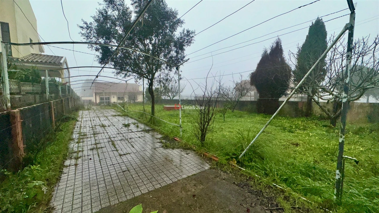 Moradia T3 para Venda em Arcozelo Foto 3