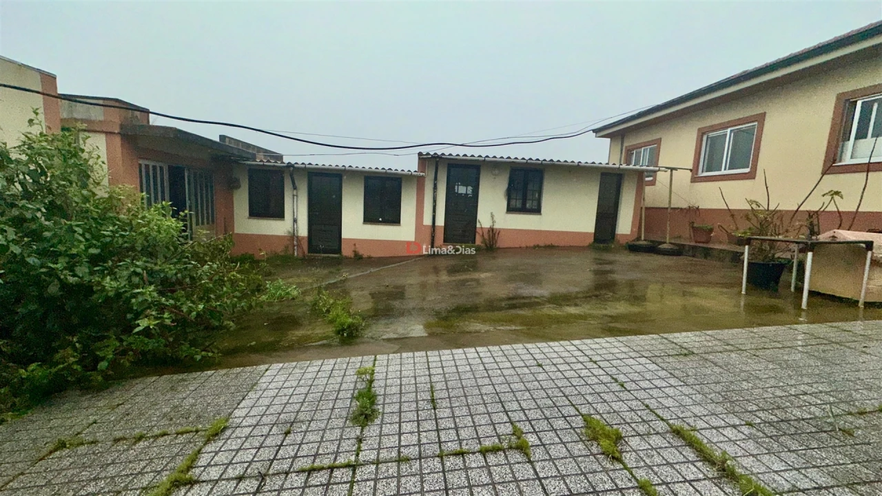 Moradia T3 para Venda em Arcozelo Foto 8