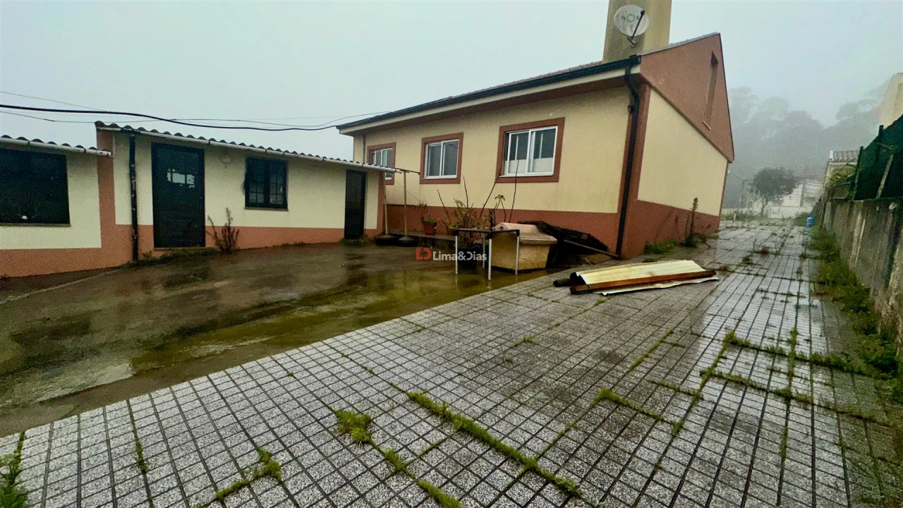 Moradia T3 para Venda em Arcozelo Foto 11