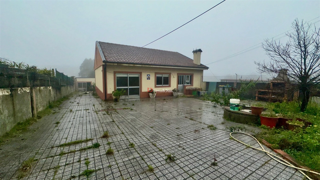 Moradia T3 para Venda em Arcozelo Foto 1