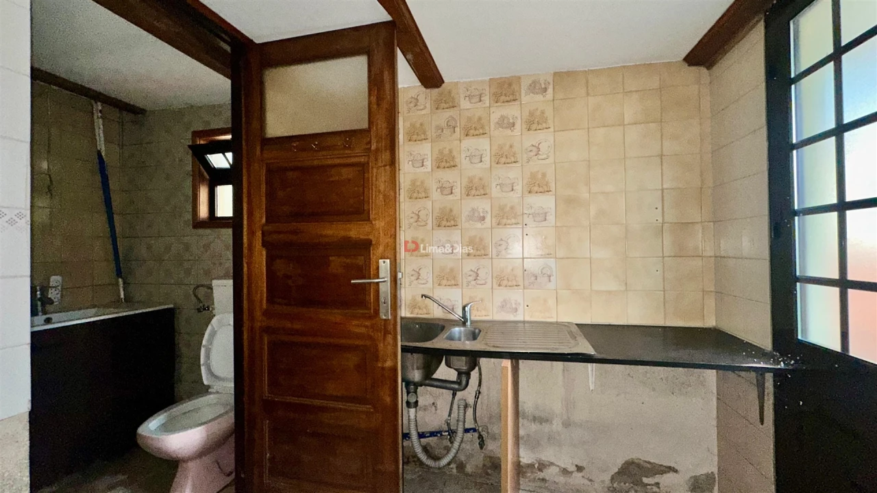 Moradia T3 para Venda em Arcozelo Foto 16