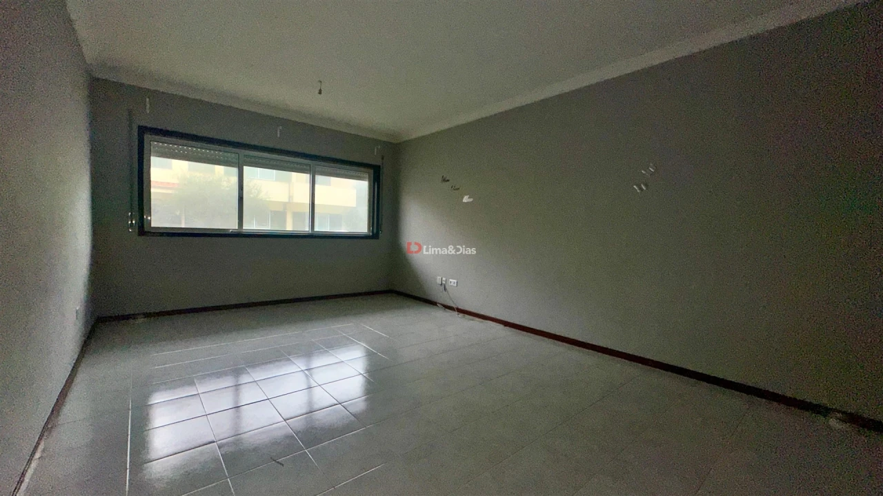 Apartamento T1 para Venda em Gulpilhares e Valadares Foto 2