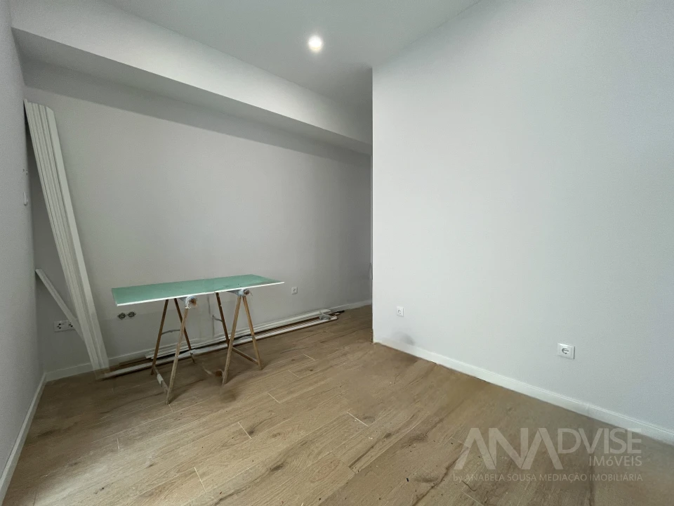 Apartamento T2 para Venda em Cavernães Foto 20