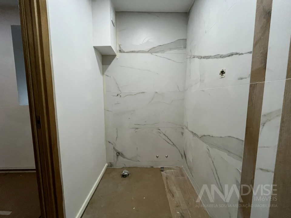 Apartamento T2 para Venda em Cavernães Foto 12