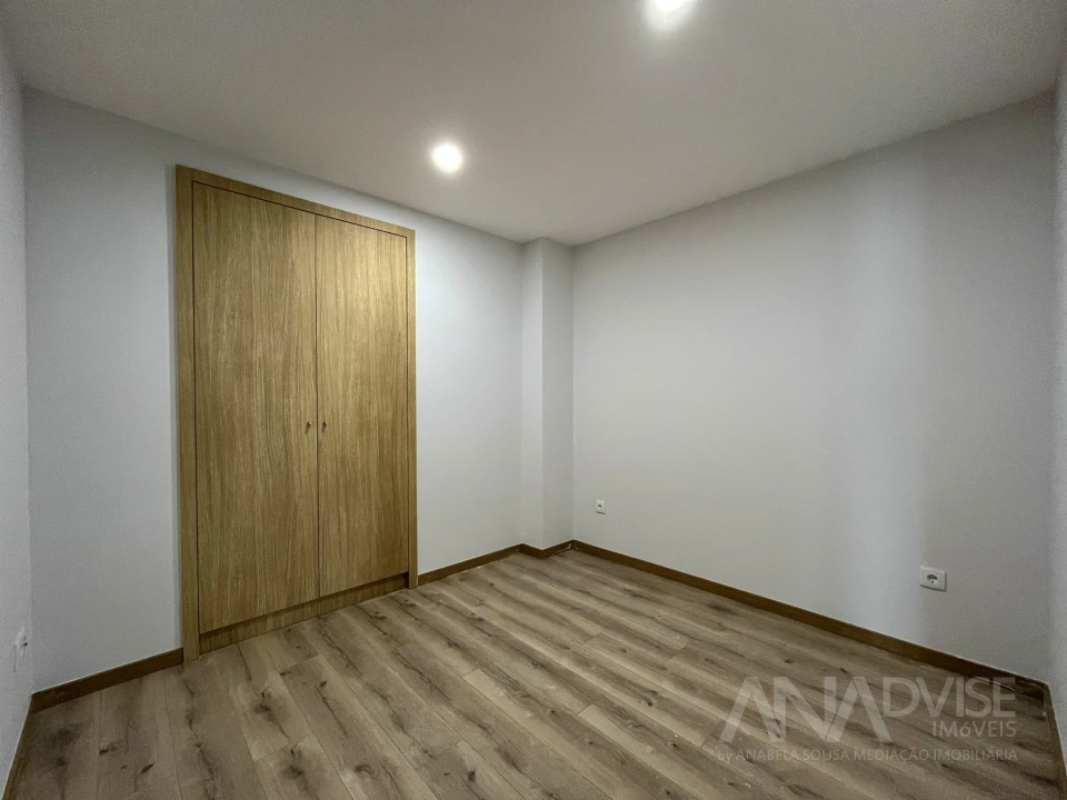 Apartamento T2 para Venda em Cavernães Foto 9