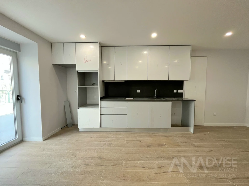 Apartamento T2 para Venda em Cavernães Foto 3