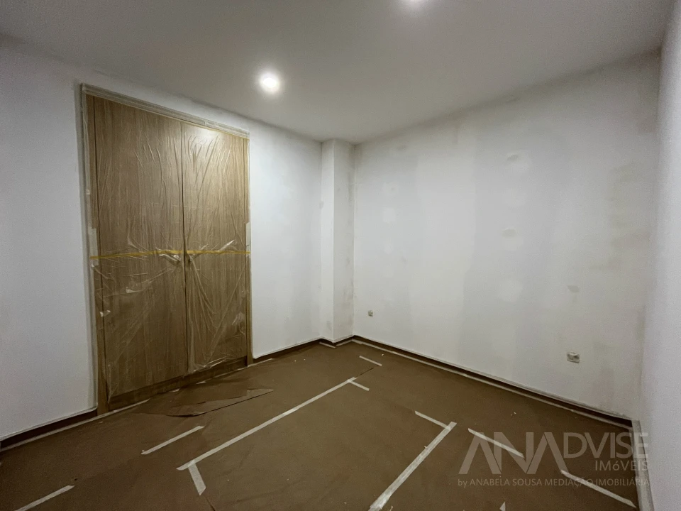 Apartamento T2 para Venda em Cavernães Foto 6