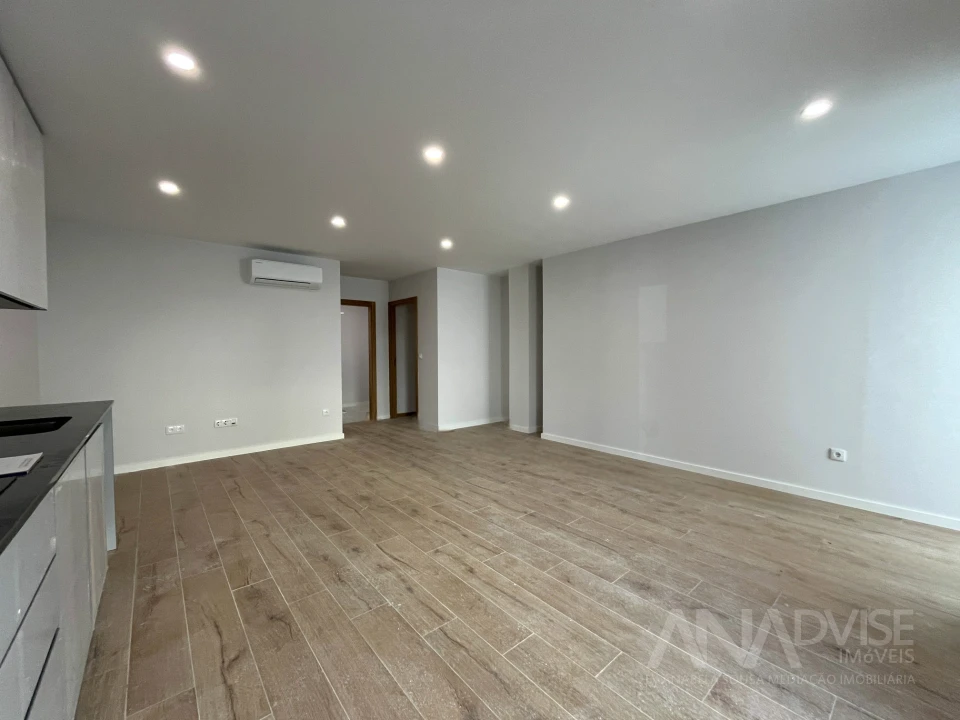 Apartamento T2 para Venda em Cavernães Foto 5
