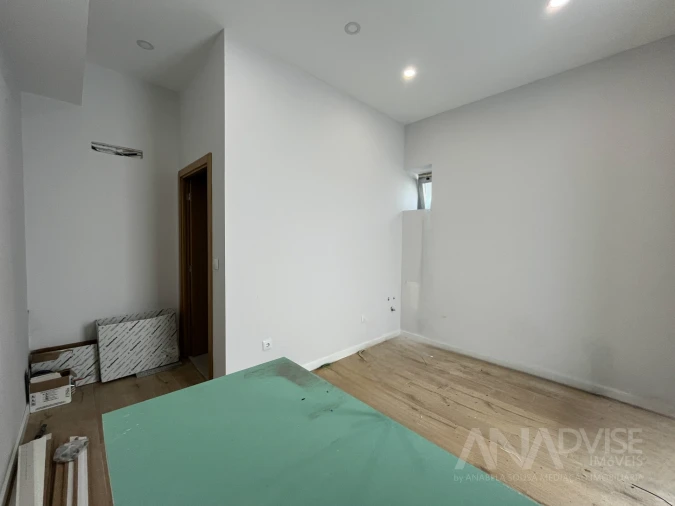 Apartamento T2 para Venda em Cavernães Foto 23