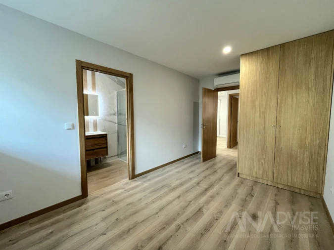 Apartamento T2 para Venda em Cavernães Foto 14