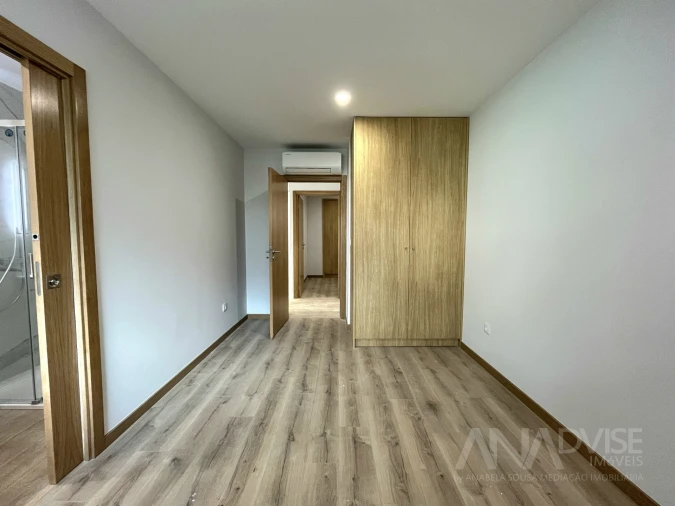 Apartamento T2 para Venda em Cavernães Foto 13