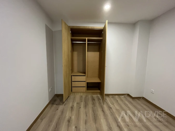Apartamento T2 para Venda em Cavernães Foto 10