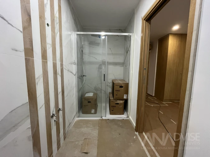 Apartamento T2 para Venda em Cavernães Foto 13