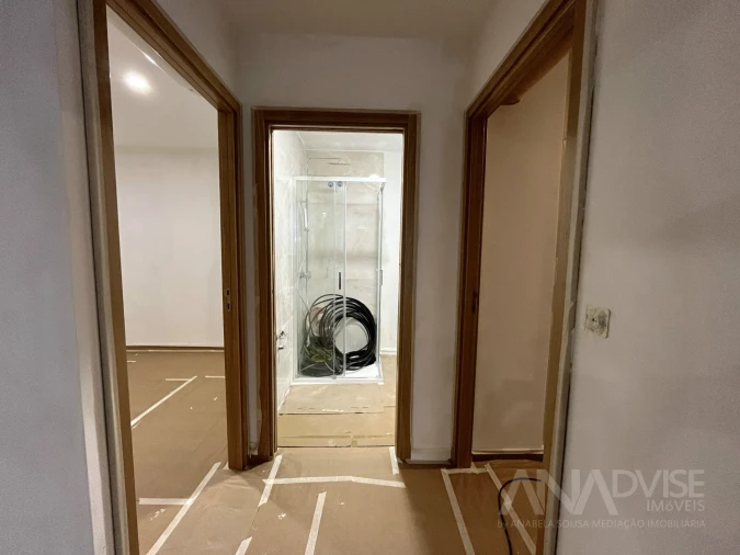 Apartamento T2 para Venda em Cavernães Foto 5