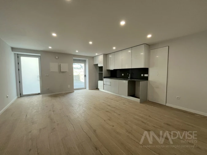 Apartamento T2 para Venda em Cavernães Foto 2