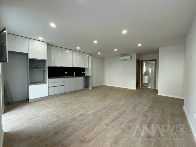 Apartamento T2 para Venda em Cavernães Foto 1