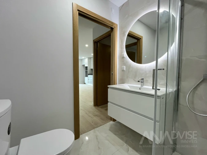 Apartamento T2 para Venda em Cavernães Foto 8