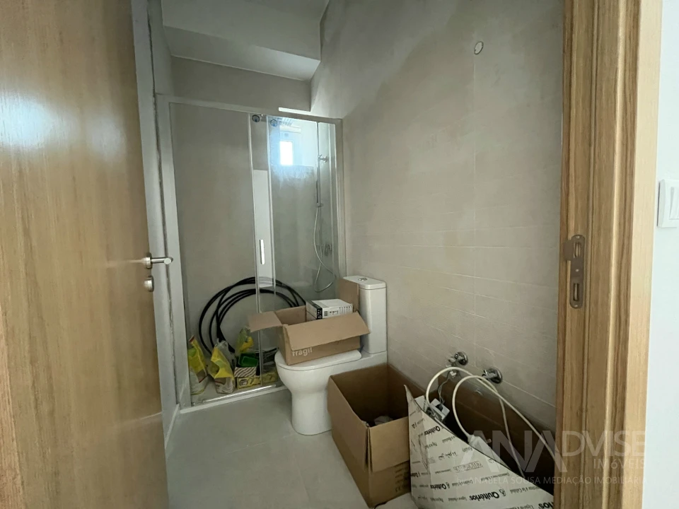 Apartamento T2 para Venda em Cavernães Foto 22