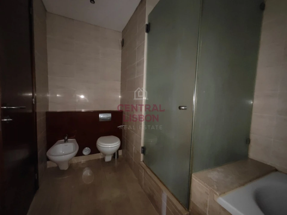 Apartamento T3 para Venda em Parque das Nações Foto 22