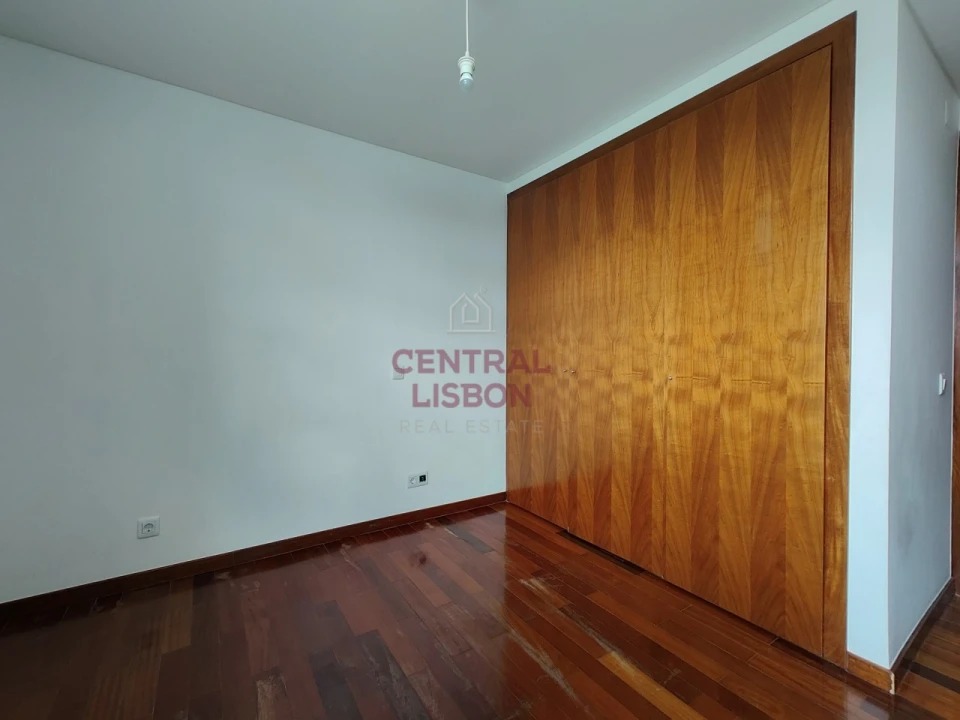 Apartamento T3 para Venda em Parque das Nações Foto 24