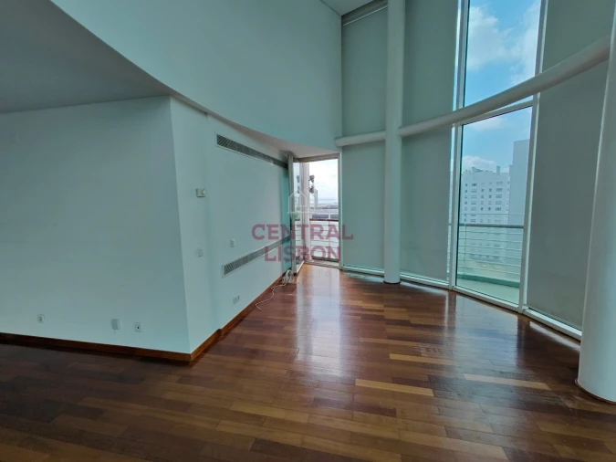 Apartamento T3 para Venda em Parque das Nações Foto 9