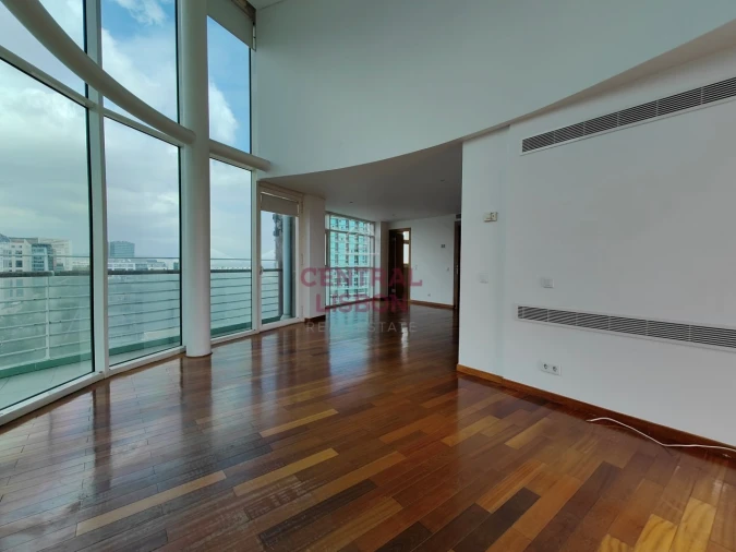 Apartamento T3 para Venda em Parque das Nações Foto 5