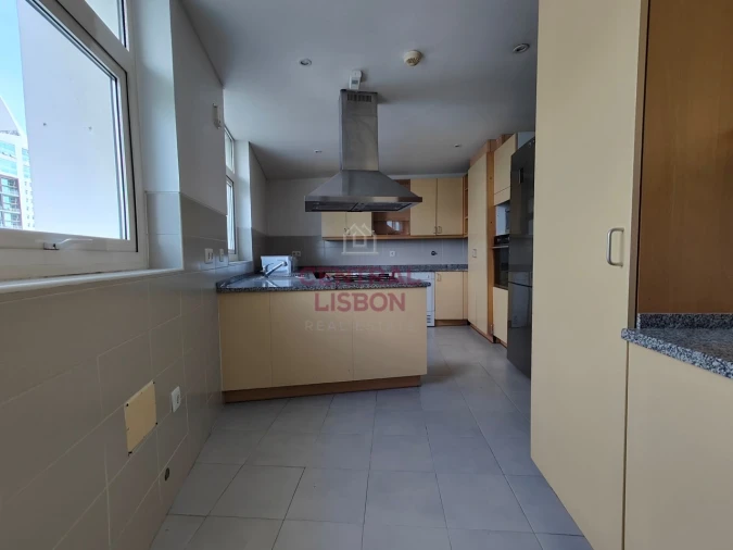 Apartamento T3 para Venda em Parque das Nações Foto 12