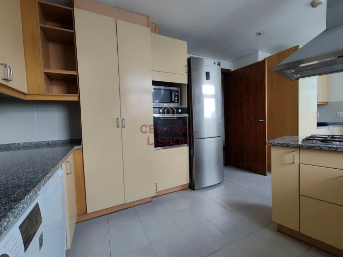 Apartamento T3 para Venda em Parque das Nações Foto 13