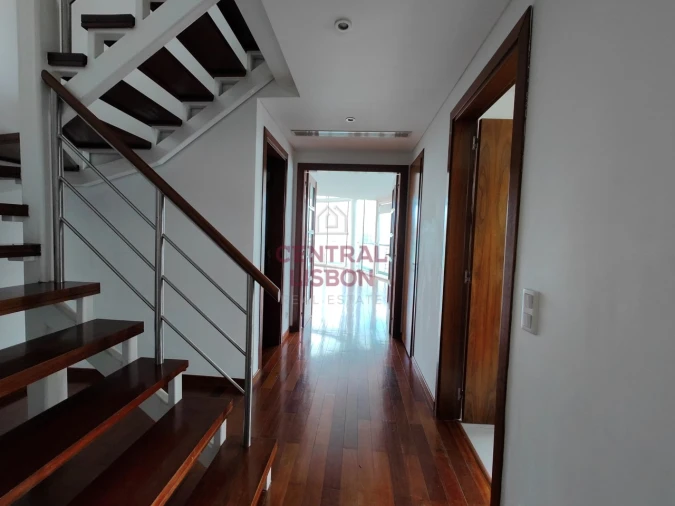 Apartamento T3 para Venda em Parque das Nações Foto 18