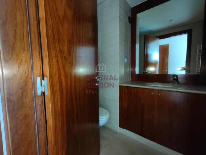 Apartamento T3 para Venda em Parque das Nações Foto 31