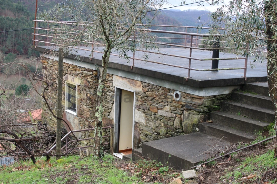 Moradia T4 para Venda em Nespereira Foto 10