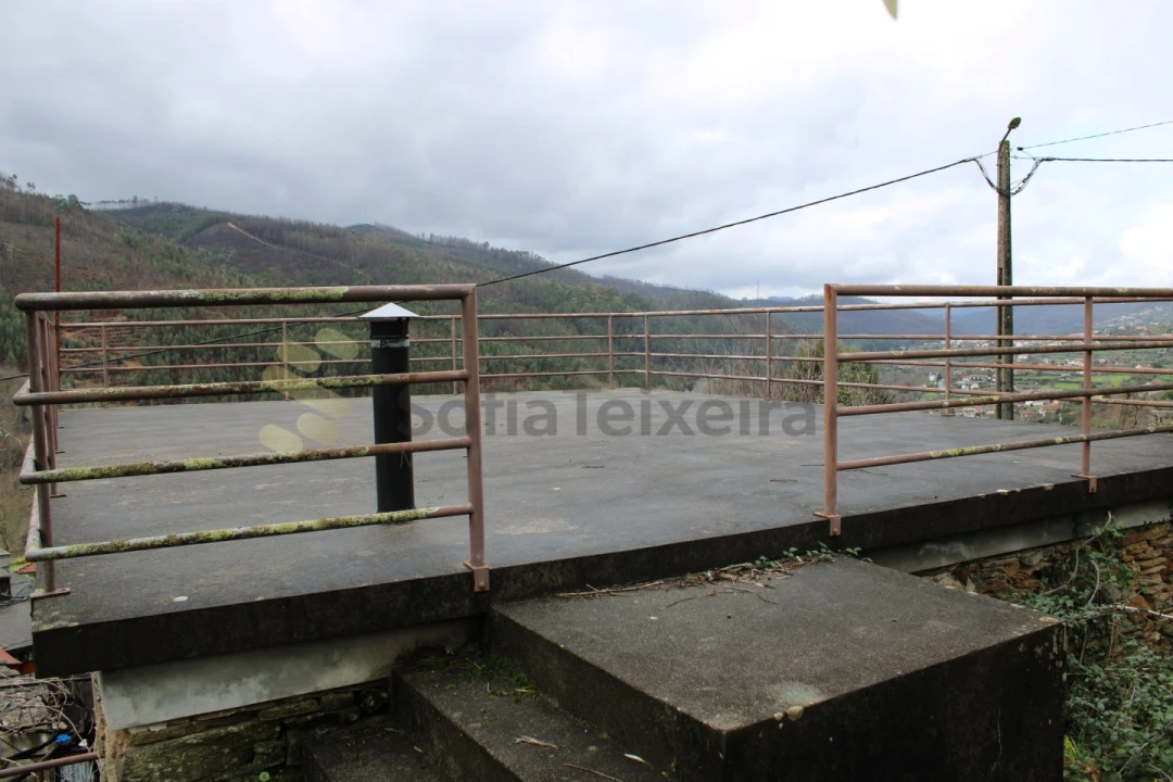 Moradia T4 para Venda em Nespereira Foto 11