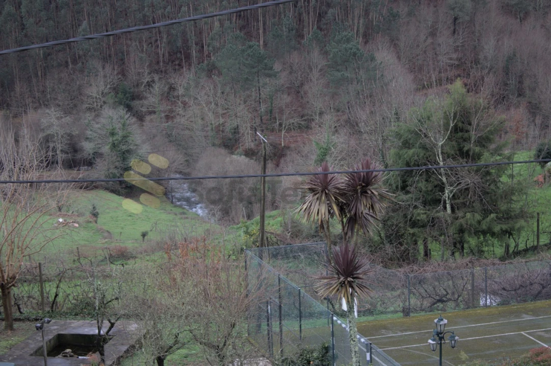 Moradia T4 para Venda em Nespereira Foto 49