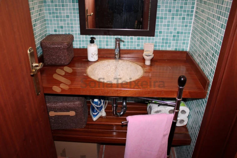 Moradia T4 para Venda em Nespereira Foto 34