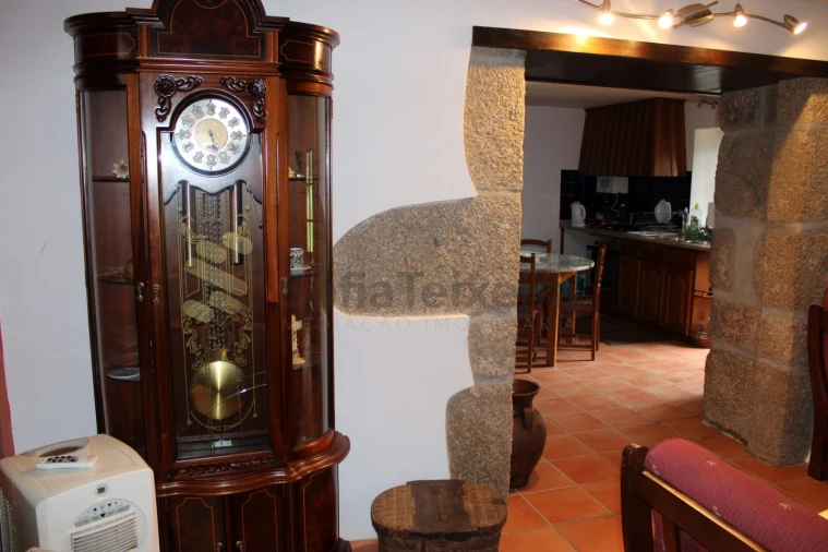 Moradia T4 para Venda em Nespereira Foto 40