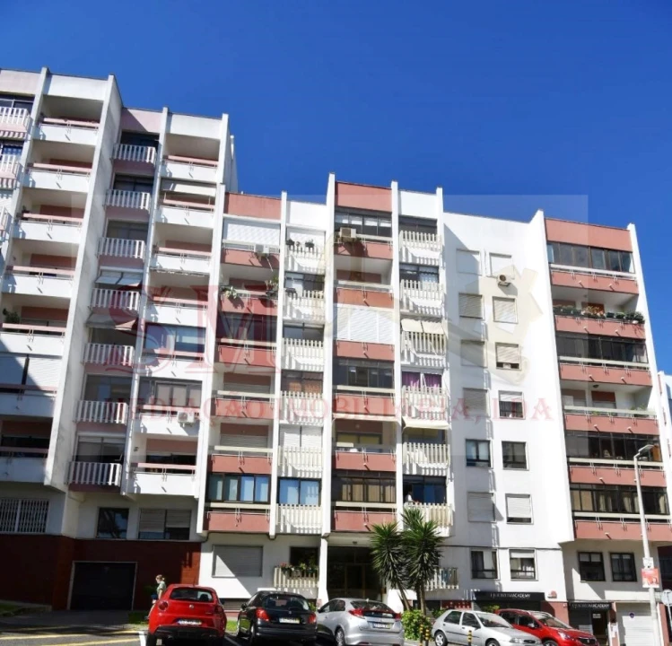 Apartamento T2 para Arrendamento em Alfragide Foto 23