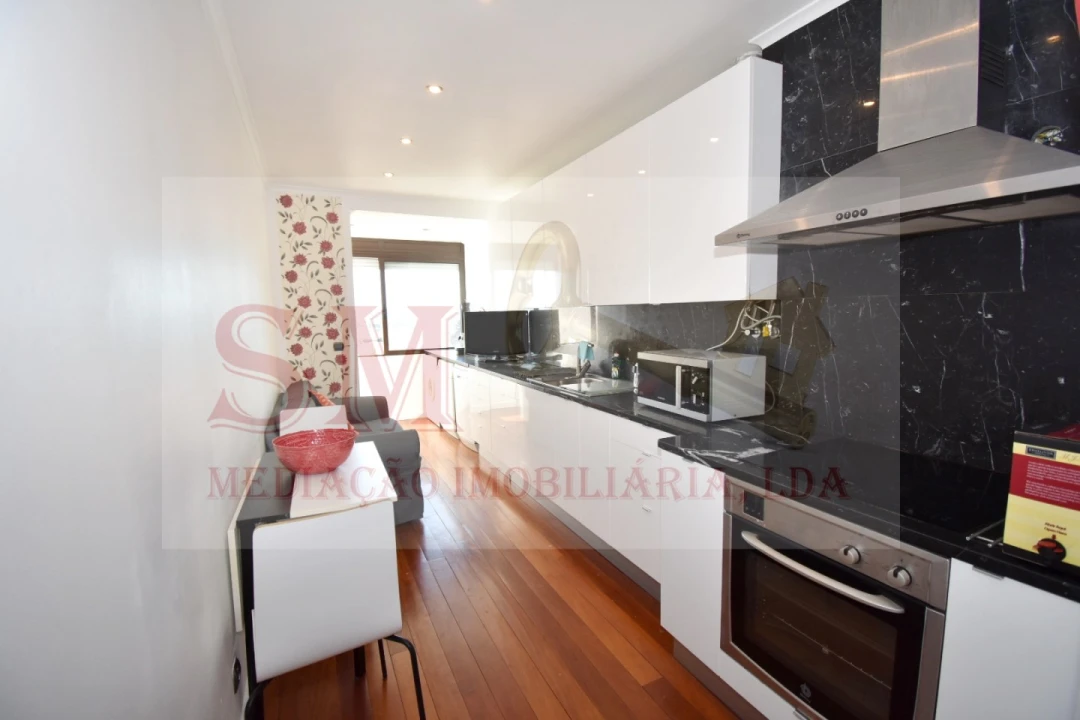 Apartamento T2 para Arrendamento em Alfragide Foto 4